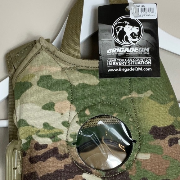 BrigadeQM Molle Hydration System & Reservoir 100 oz - Picture 3 of 5